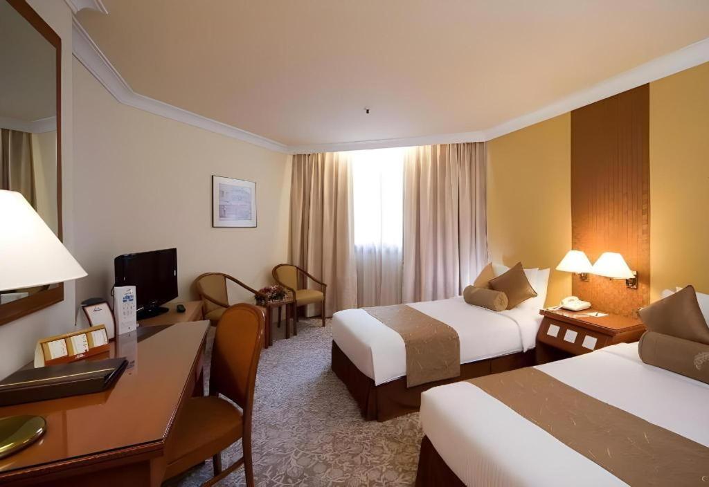 Miramar Hotel 4*